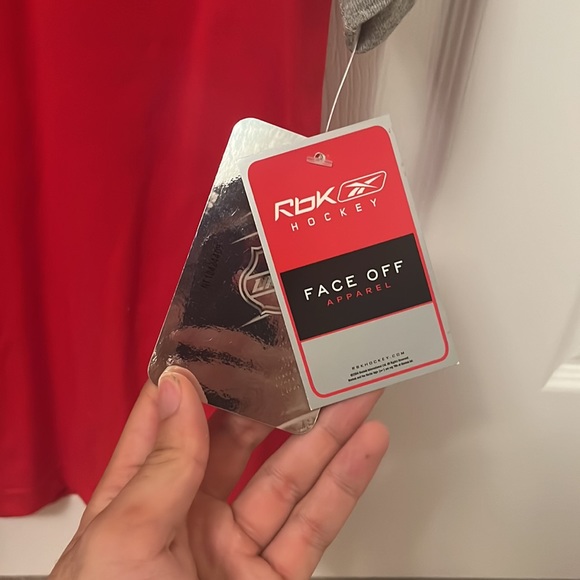 BNWT Ottawa Senators Shirt - Picture 2 of 2